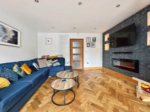 Lounge- click for photo gallery